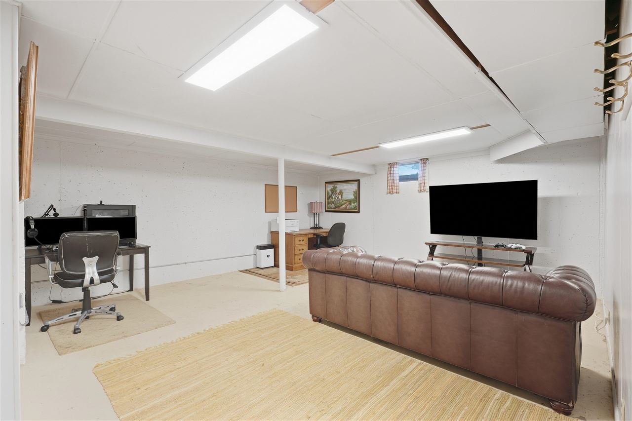 326 N 6th Street West Branch IA 52358