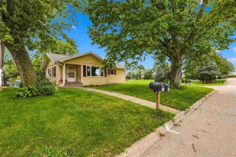326 N 6th Street West Branch IA 52358