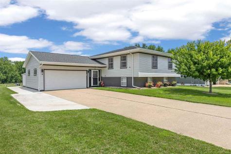 213 Maple Street Olin IA 52320