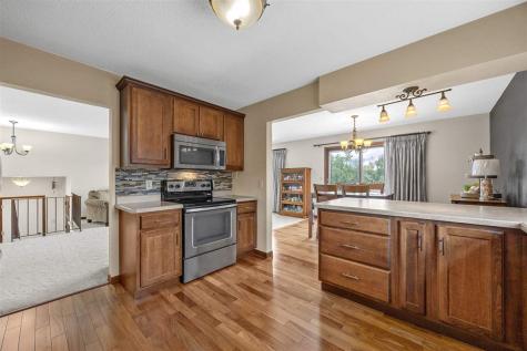 213 Maple Street Olin IA 52320