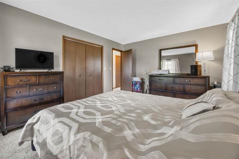213 Maple Street Olin IA 52320