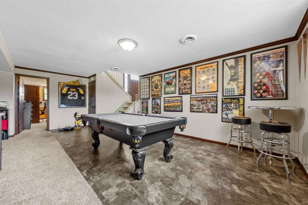 213 Maple Street Olin IA 52320