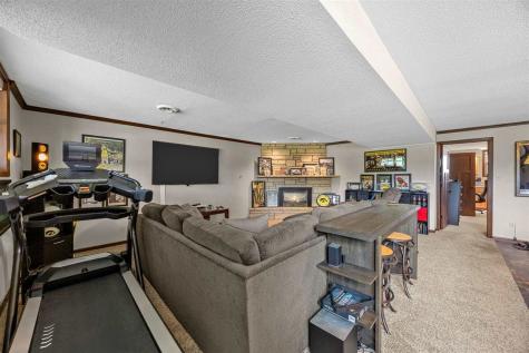 213 Maple Street Olin IA 52320