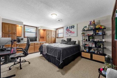 213 Maple Street Olin IA 52320