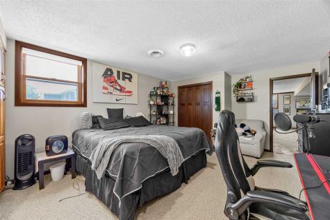 213 Maple Street Olin IA 52320