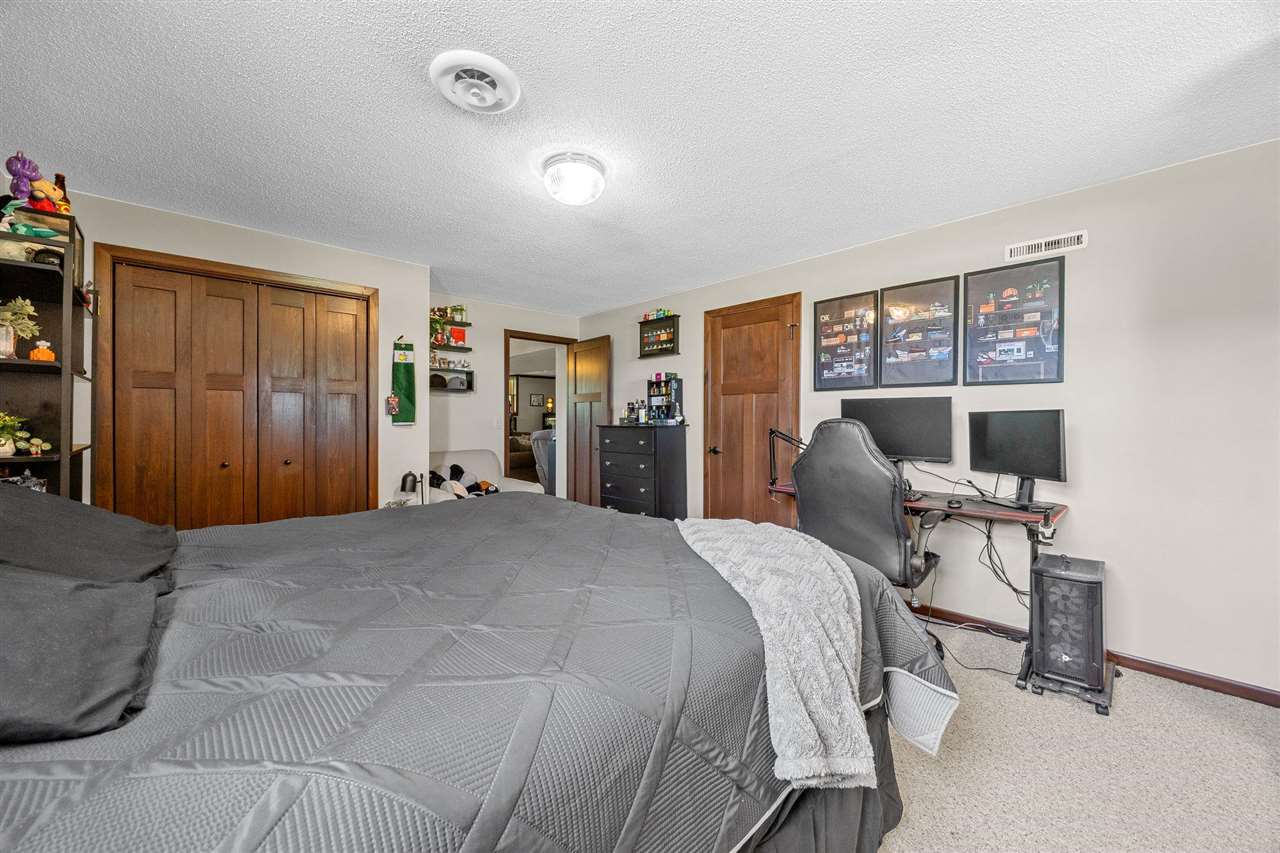 213 Maple Street Olin IA 52320