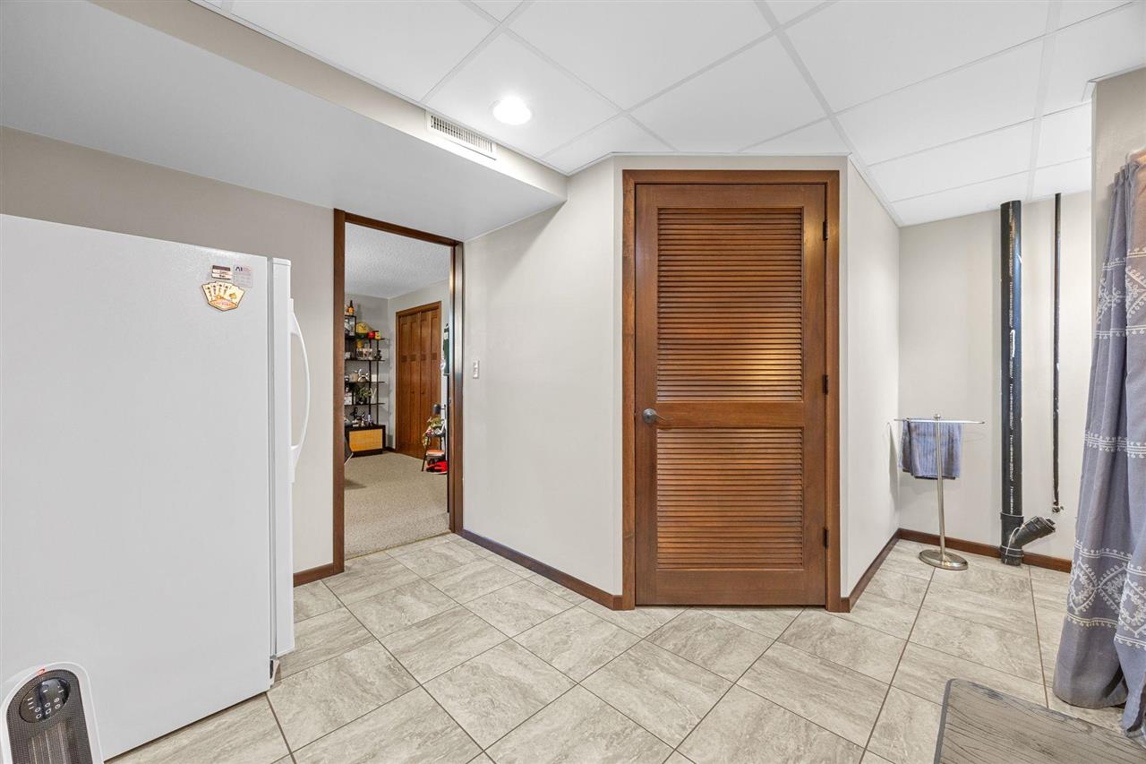 213 Maple Street Olin IA 52320