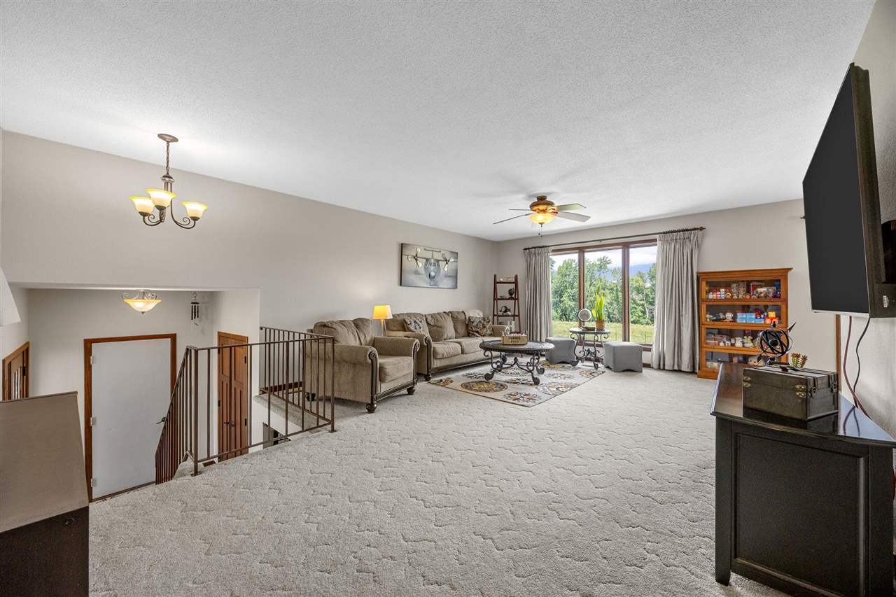 213 Maple Street Olin IA 52320