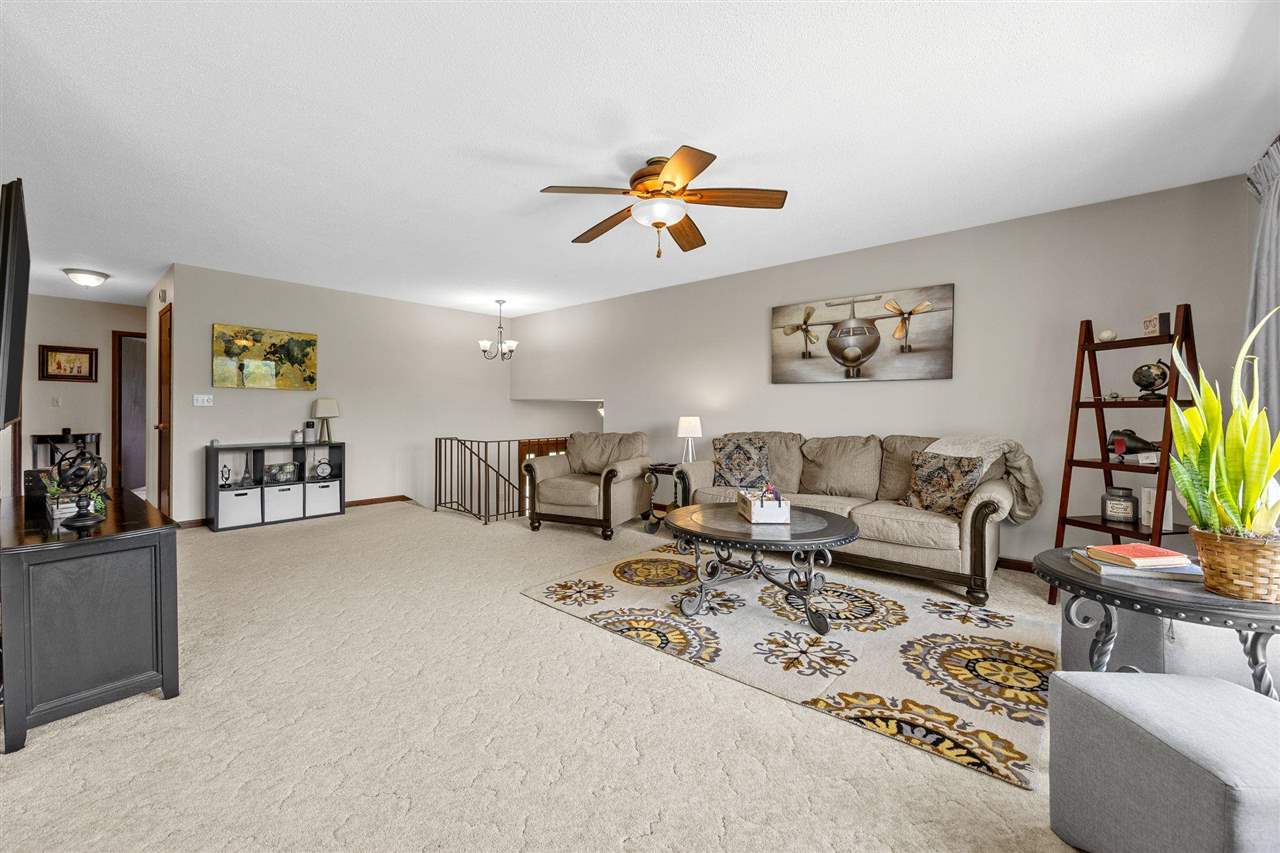 213 Maple Street Olin IA 52320