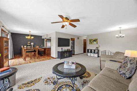 213 Maple Street Olin IA 52320