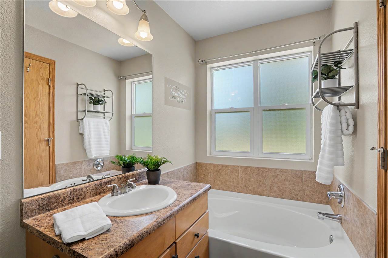 803 Wood Lily Road Solon IA 52333