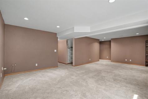 803 Wood Lily Road Solon IA 52333