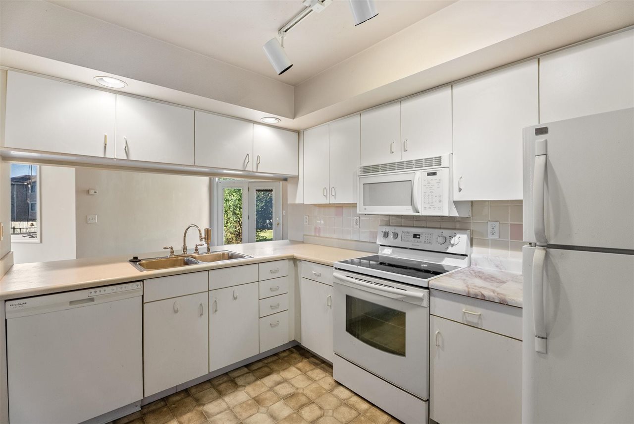 996 22nd Avenue Coralville IA 52241