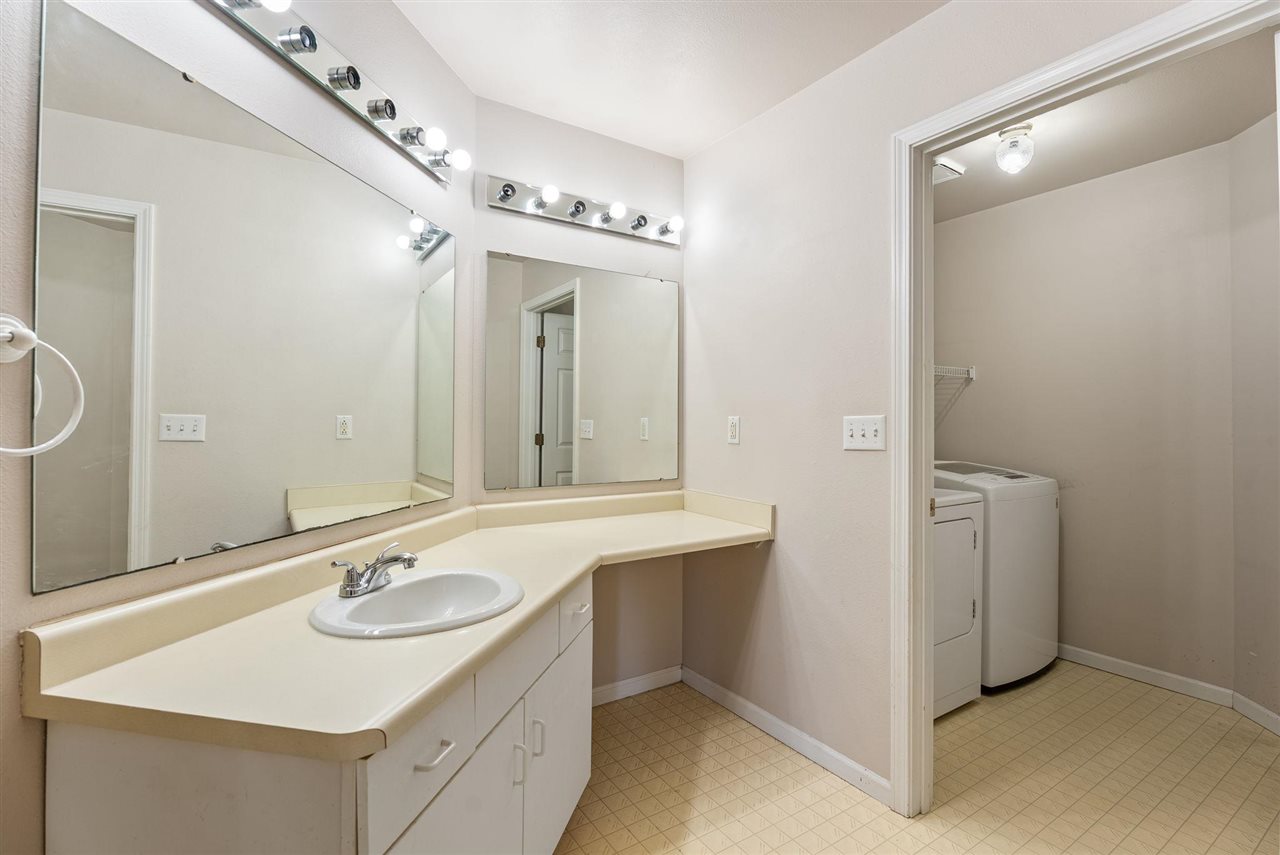 996 22nd Avenue Coralville IA 52241