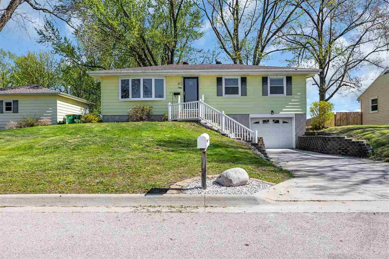 1770 Vavra Drive Ely IA 52227