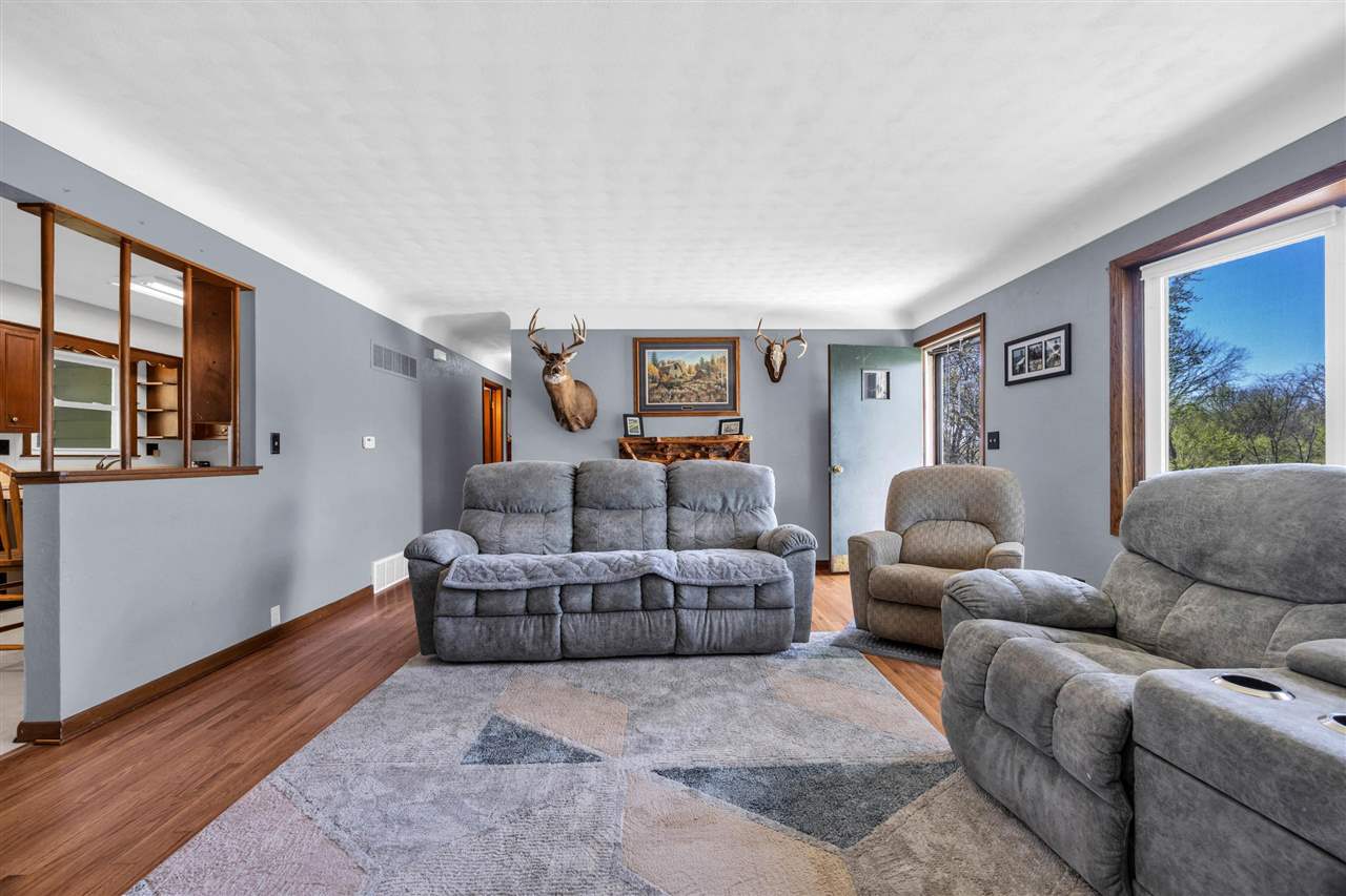 1770 Vavra Drive Ely IA 52227