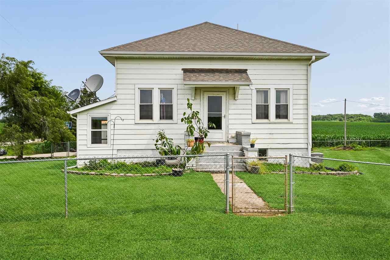 2797 Paris Road Central City IA 52214