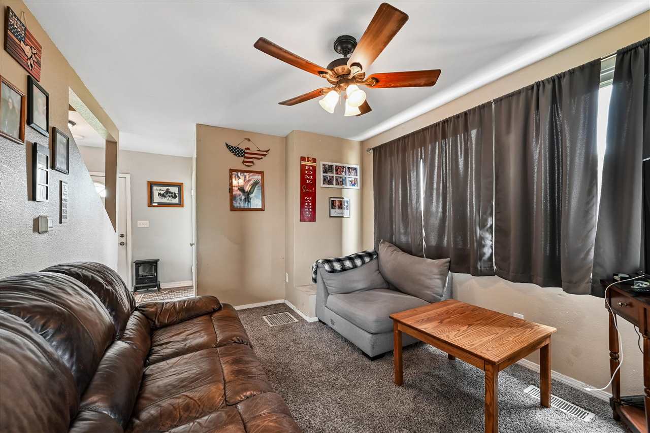 2797 Paris Road Central City IA 52214