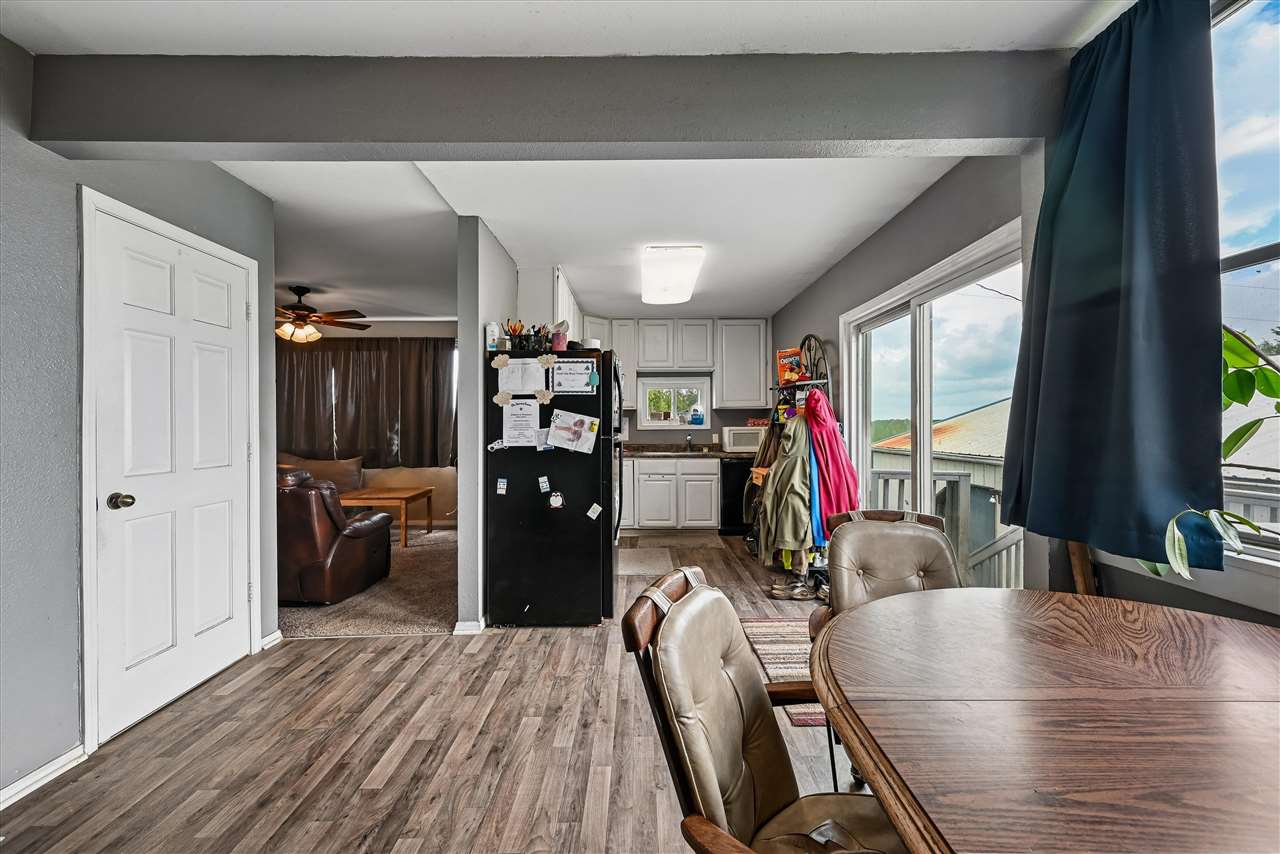 2797 Paris Road Central City IA 52214
