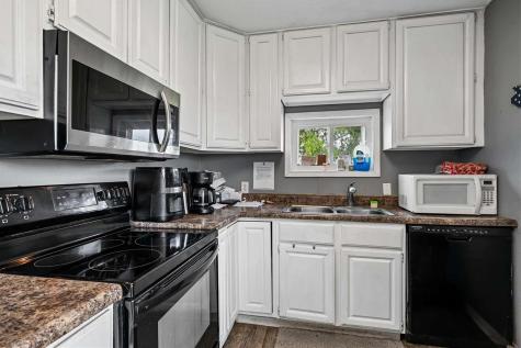 2797 Paris Road Central City IA 52214