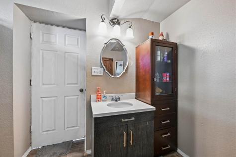 2797 Paris Road Central City IA 52214