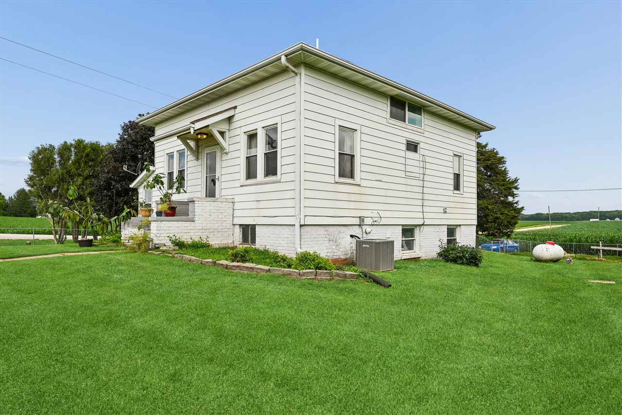 2797 Paris Road Central City IA 52214