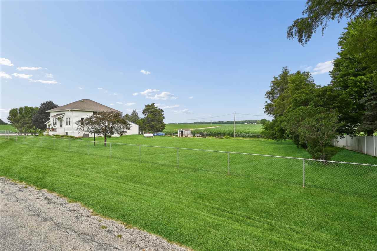 2797 Paris Road Central City IA 52214