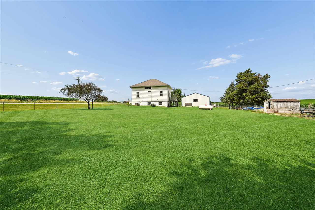 2797 Paris Road Central City IA 52214