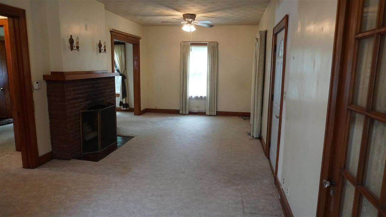 306 S Devoe Street Lone Tree IA 52755