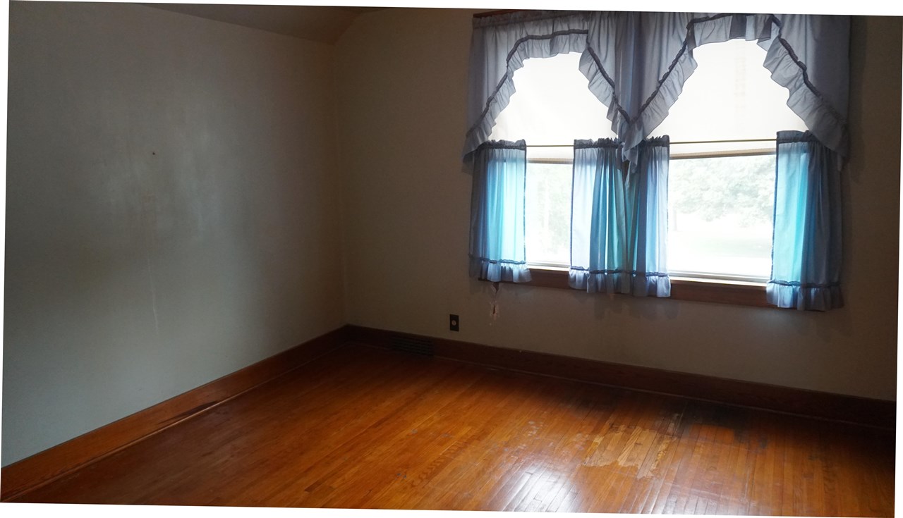 306 S Devoe Street Lone Tree IA 52755