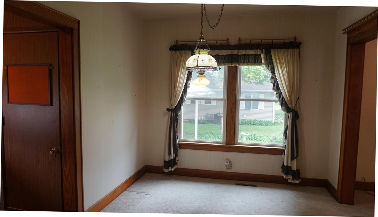 306 S Devoe Street Lone Tree IA 52755