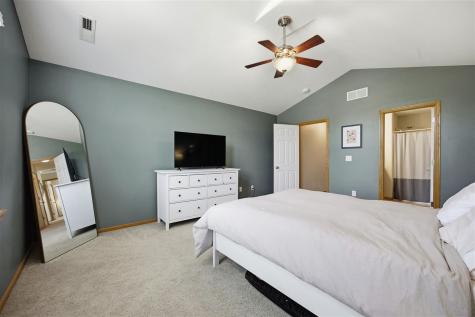 452 N Mckenzie Lane North Liberty IA 52317