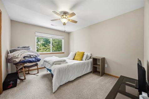 452 N Mckenzie Lane North Liberty IA 52317
