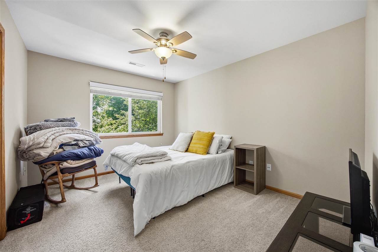 452 N Mckenzie Lane North Liberty IA 52317