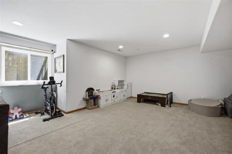452 N Mckenzie Lane North Liberty IA 52317