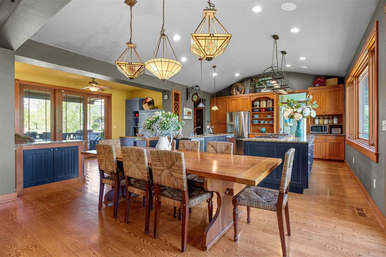 2598 Quincy Road NE Solon IA 52333