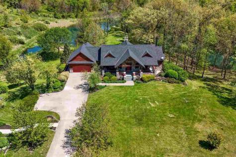 2598 Quincy Road NE Solon IA 52333