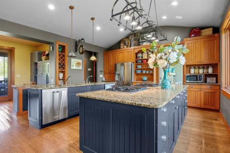 2598 Quincy Road NE Solon IA 52333