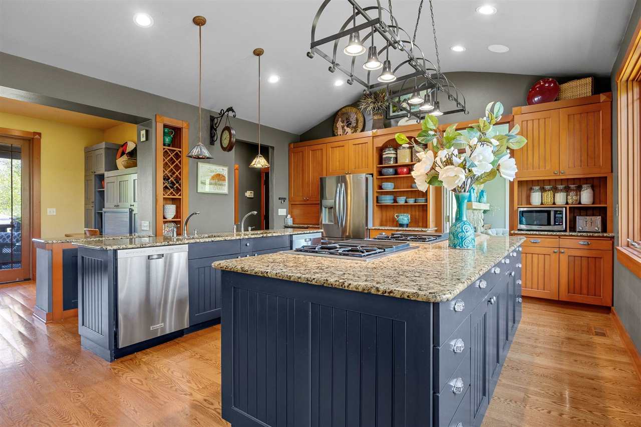 2598 Quincy Road NE Solon IA 52333