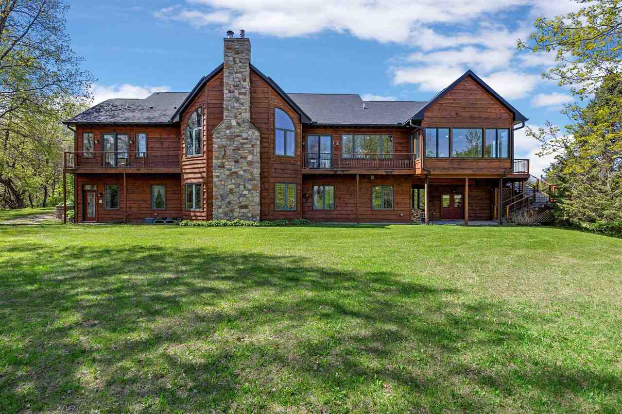 2598 Quincy Road NE Solon IA 52333