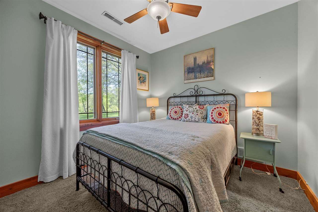 2598 Quincy Road NE Solon IA 52333