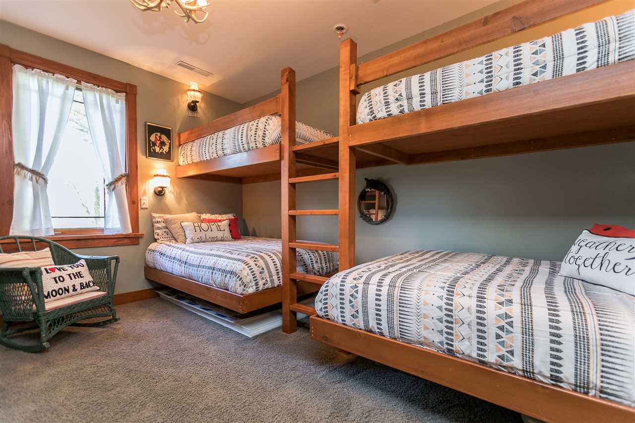 2598 Quincy Road NE Solon IA 52333