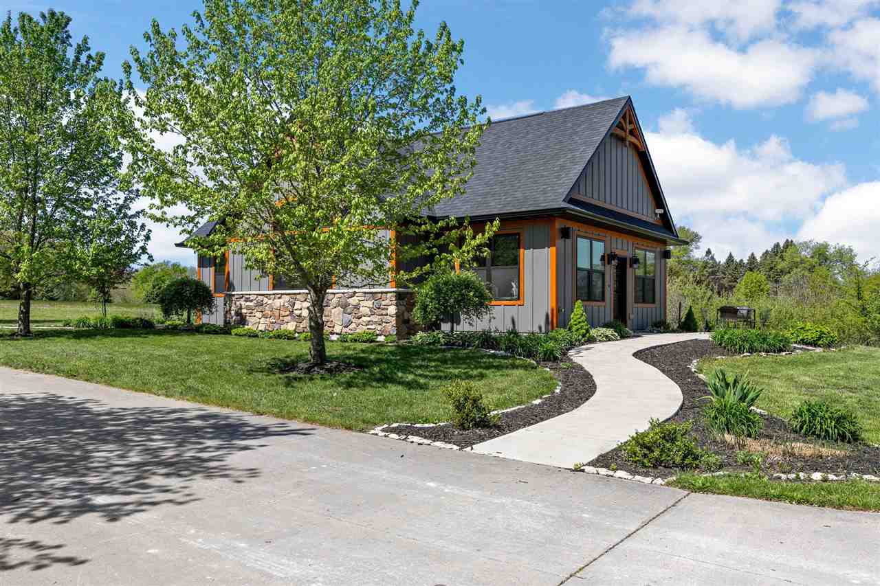 2598 Quincy Road NE Solon IA 52333