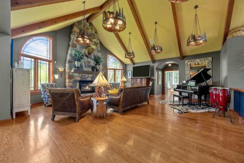 2598 Quincy Road NE Solon IA 52333
