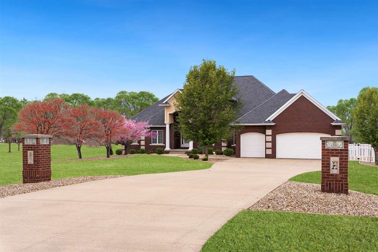 4601 Plumberry Road Ely IA 52227