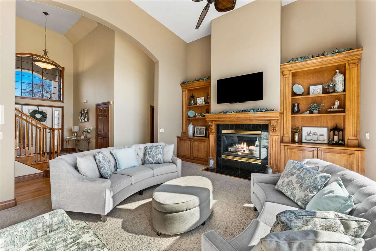 4601 Plumberry Road Ely IA 52227