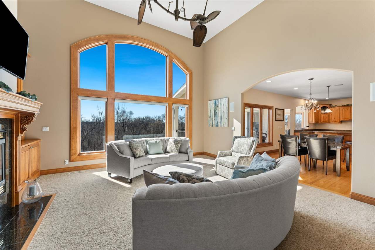 4601 Plumberry Road Ely IA 52227