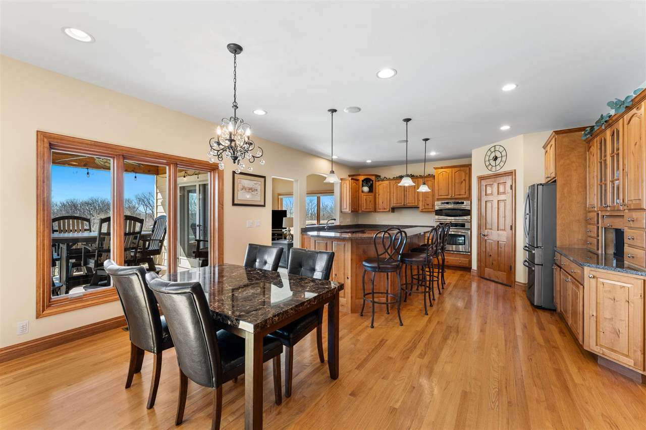 4601 Plumberry Road Ely IA 52227