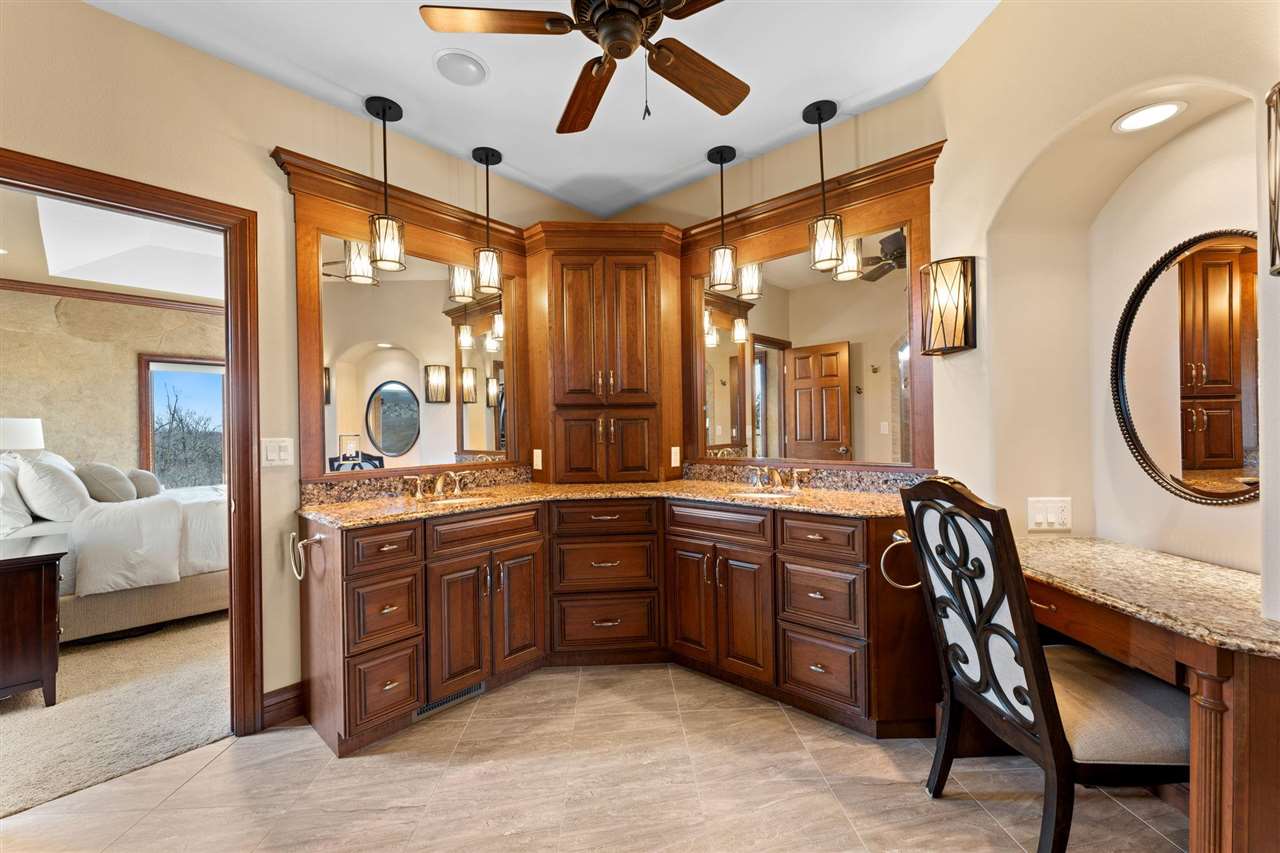 4601 Plumberry Road Ely IA 52227