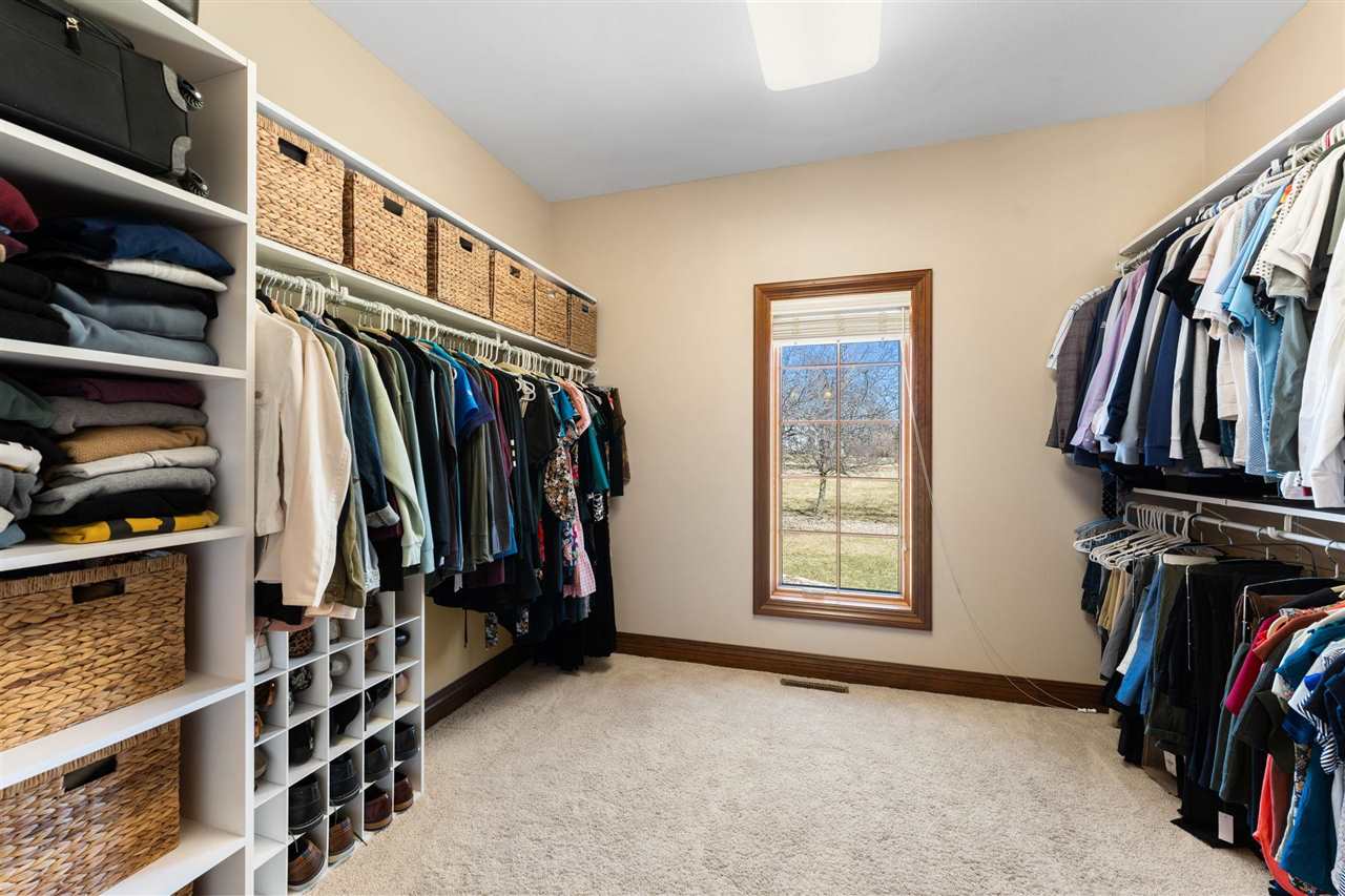 4601 Plumberry Road Ely IA 52227